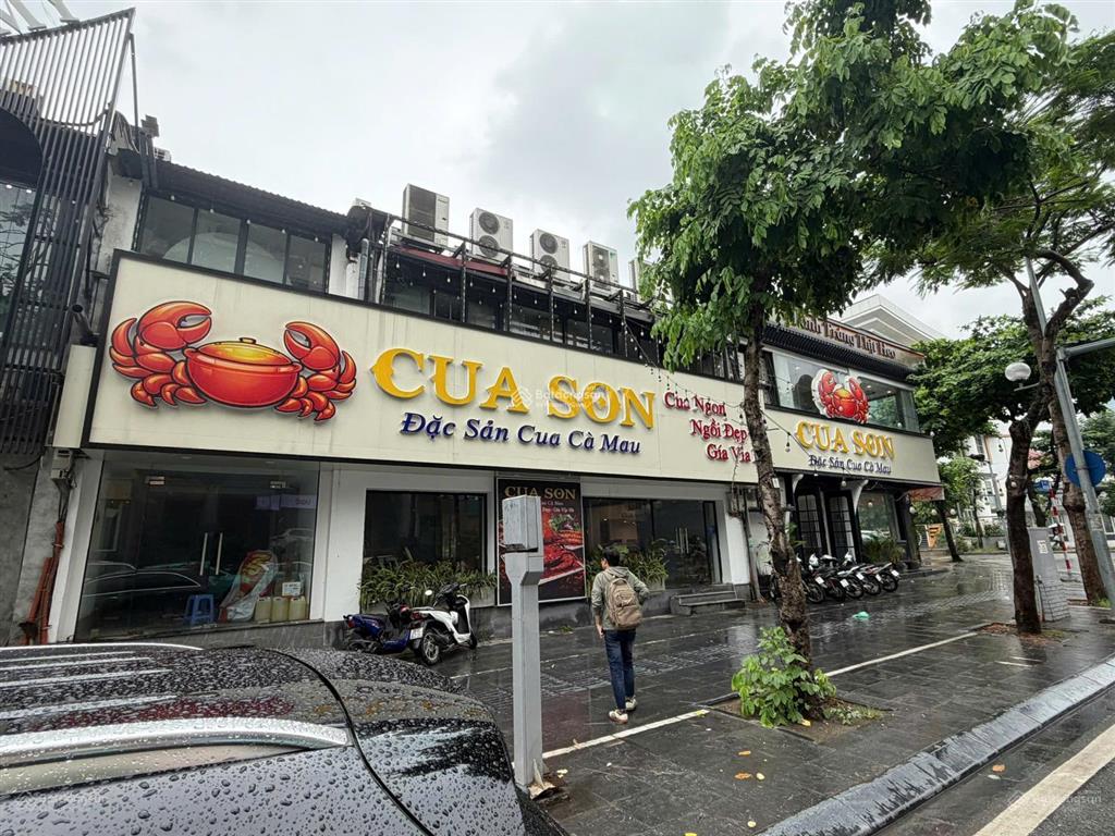 Cho thuê nhà mặt phố láng hạ, mặt tiền 16m, diện tích 200m2. siêu hot!!!