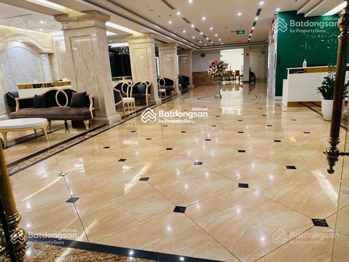 Lô góc mặt phố bà triệu, diện tích 160m2, 2 tầng, mặt bằng siêu hiếm cho thuê