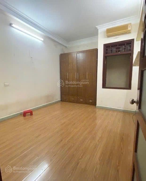 Nhà ở riêng 3 tầng 1 tum, có điều hòa diện tích 62 mét, cách 3 ô tô tránh 15 mét,
