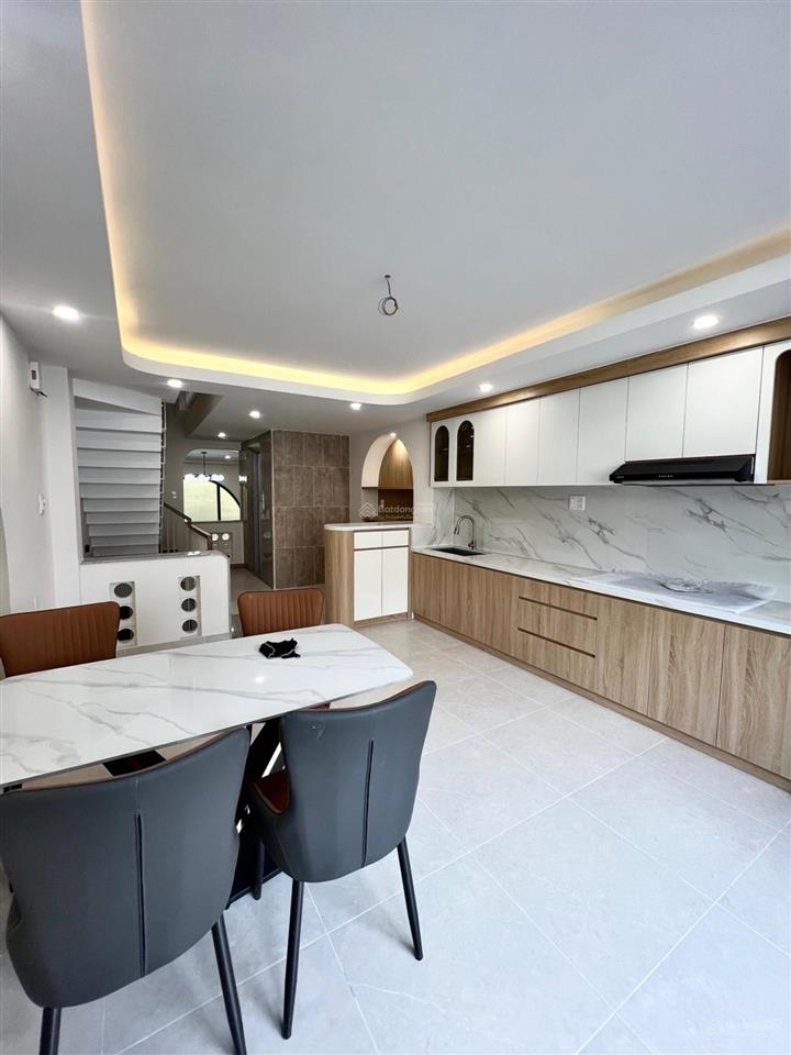 Siêu phẩm 5 tầng có thang máy mặt tiền kinh doanh bình tân 100m²