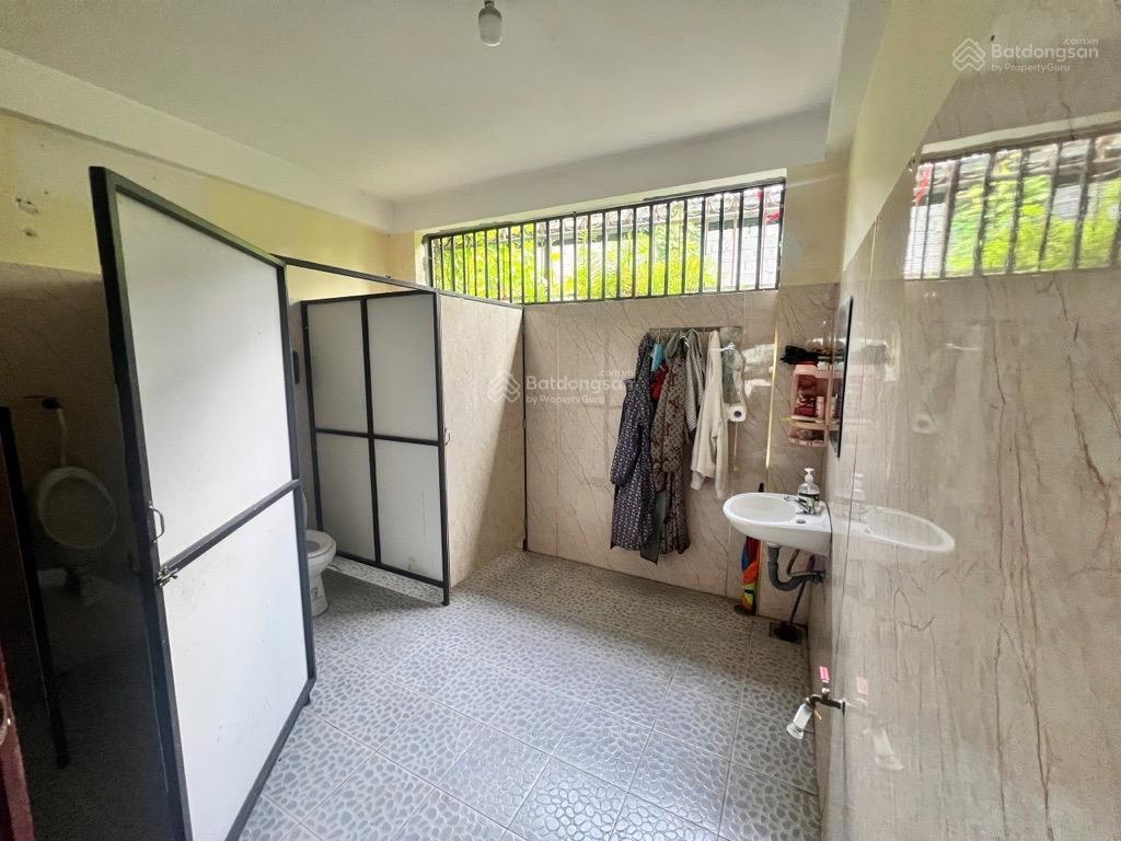 Bán nhà 3 tầng trung tâm hải châu  dt 154m2 ngang 8m  cách sân bay 500m giá sập hầm chỉ 12, x tỷ