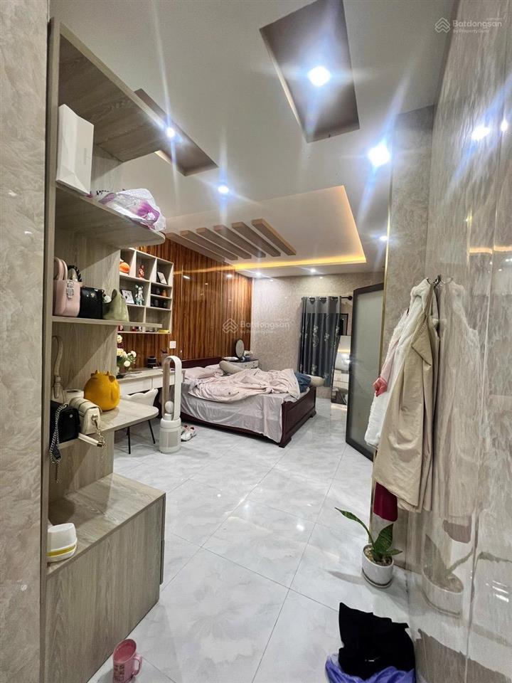 Bán nhà 3 tầng trung tâm hải châu  dt 154m2 ngang 8m  cách sân bay 500m giá sập hầm chỉ 12, x tỷ