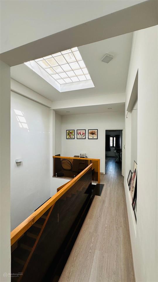 Bán nhà đẹp cộng hòa, tân bình khu sân bay, 91m2, xe ngủ trong nhà, hẻm nhựa dân trí cao