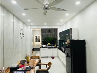 Cộng hòa, tân bình, 91m2, 3 tầng, 11 tỷ nhỉnh, hẻm đường nhựa xe hơi