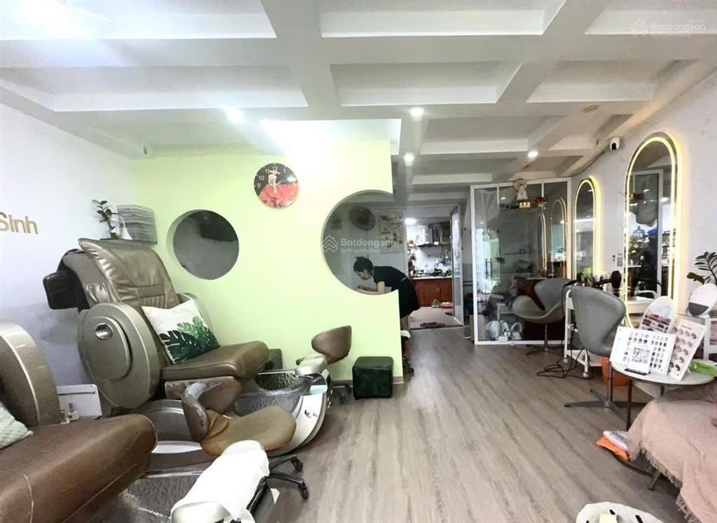 Bán nhà quận 3, diện tích đất 51m2, hẻm nhựa 6m xe hơi tránh nhau, dòng tiền tốt, vị trí đẹp