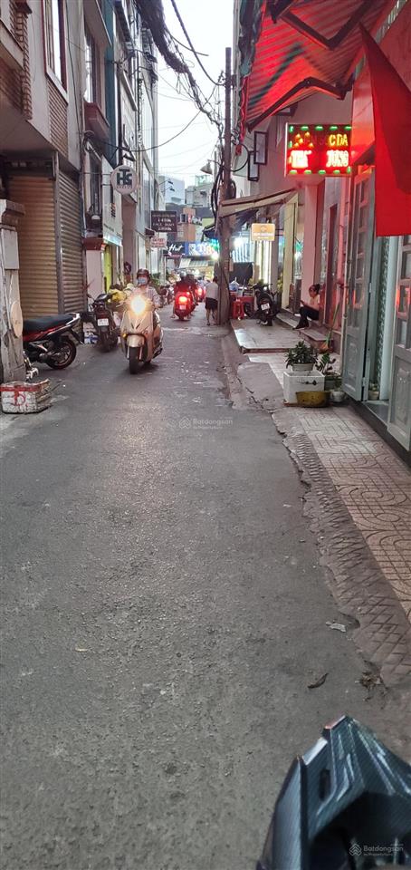 Bán nhà hoàng hoa thám, tân bình, 77m2, ngang lớn hiếm 6.5m, 3 tầng, hẻm xe hơi, đối diện chợ