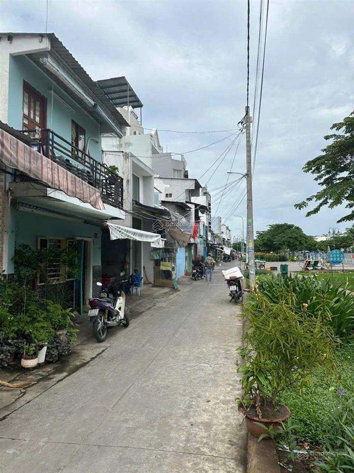 Nhà mặt tiền vừa ở vừa kinh doanh giáp quận 5  ngay cầu nguyễn tri phương