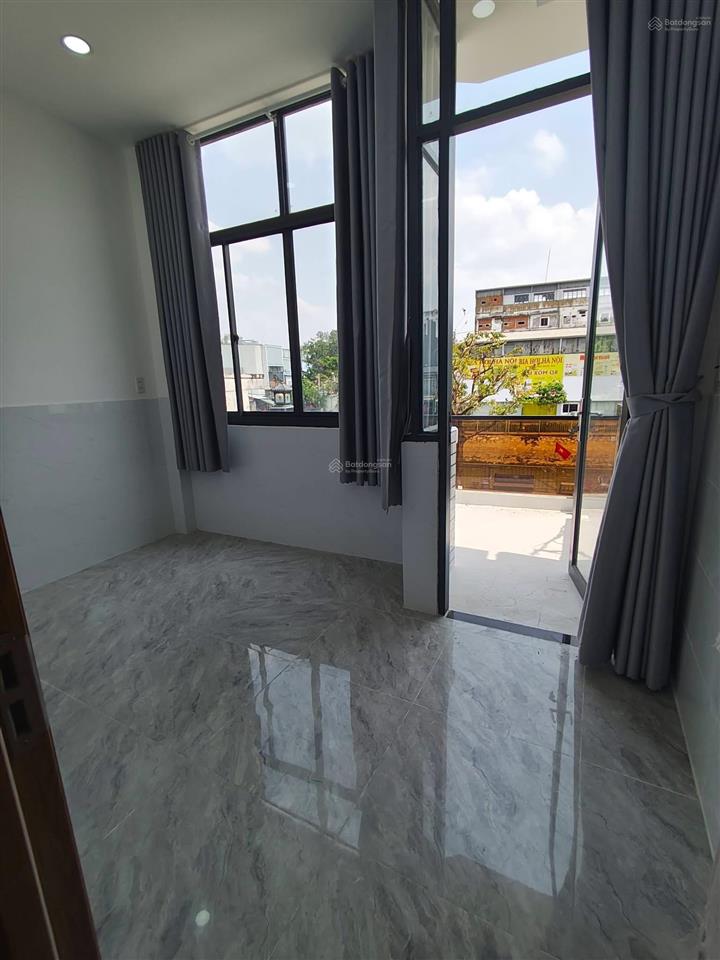 Nhà mặt tiền vừa ở vừa kinh doanh giáp quận 5  ngay cầu nguyễn tri phương