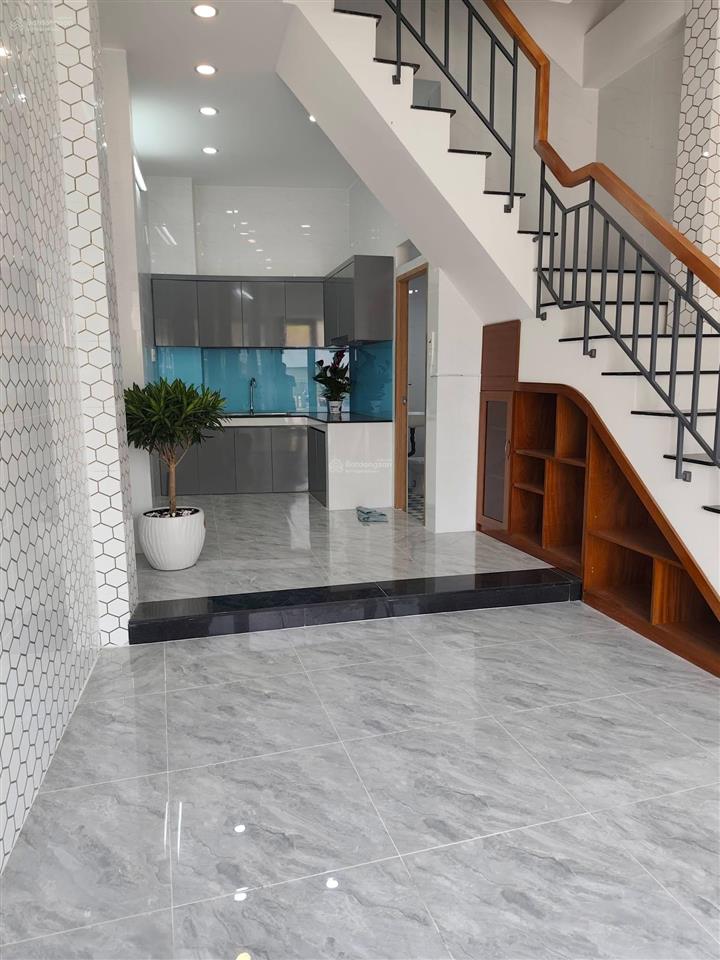 Nhà mặt tiền vừa ở vừa kinh doanh giáp quận 5  ngay cầu nguyễn tri phương