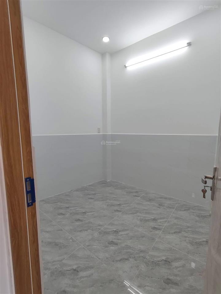 Nhà mặt tiền vừa ở vừa kinh doanh giáp quận 5  ngay cầu nguyễn tri phương