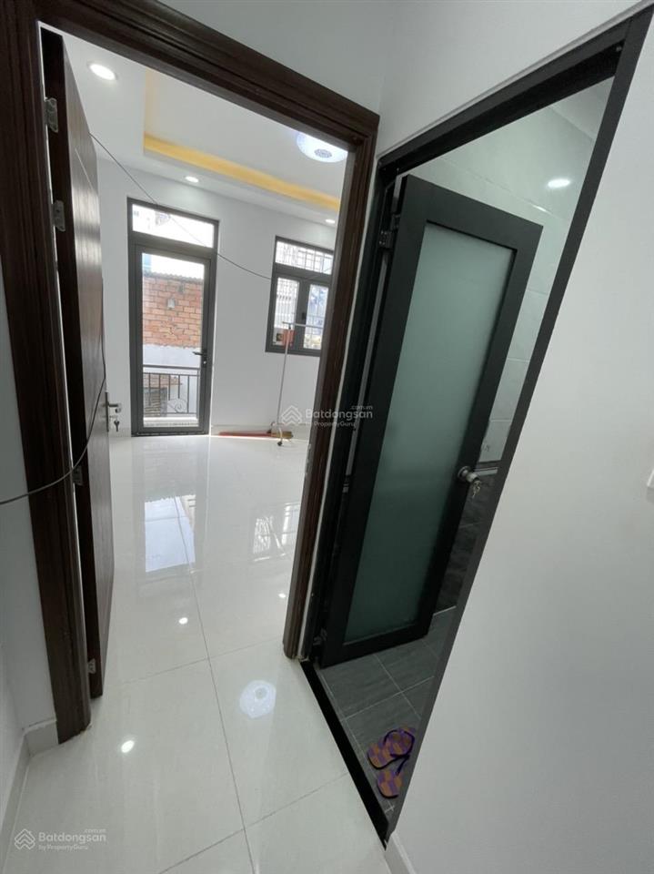 Dương bá trạc  100m ra mặt tiền  không lộ giới  khu hiện hữu  2 phòng  giá cực tốt