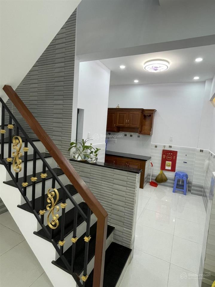 Dương bá trạc  100m ra mặt tiền  không lộ giới  khu hiện hữu  2 phòng  giá cực tốt