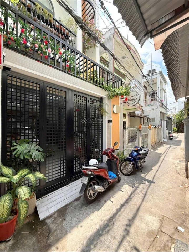 Bán gấp nhà đang cho thuê 10 triệu, giá 1 tỷ 320