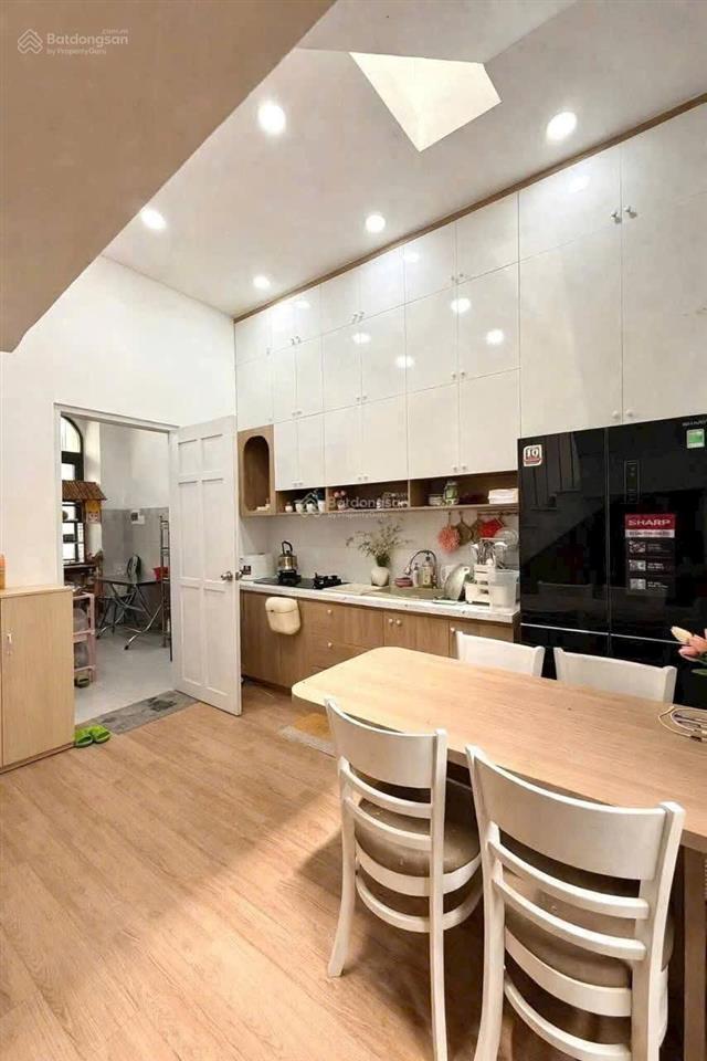 Bán gấp nhà đang cho thuê 10 triệu, giá 1 tỷ 320