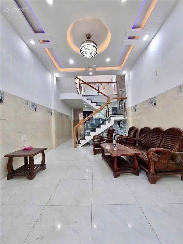 Nhà gần chợ bình chánh cách 300m ra đường đinh đức thiện