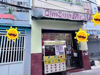 Bán nhà cũ 2 mặt tiền kinh doanh đường đoàn nguyên tuấn gần với tân liễu cách chợ hưng long 5p.