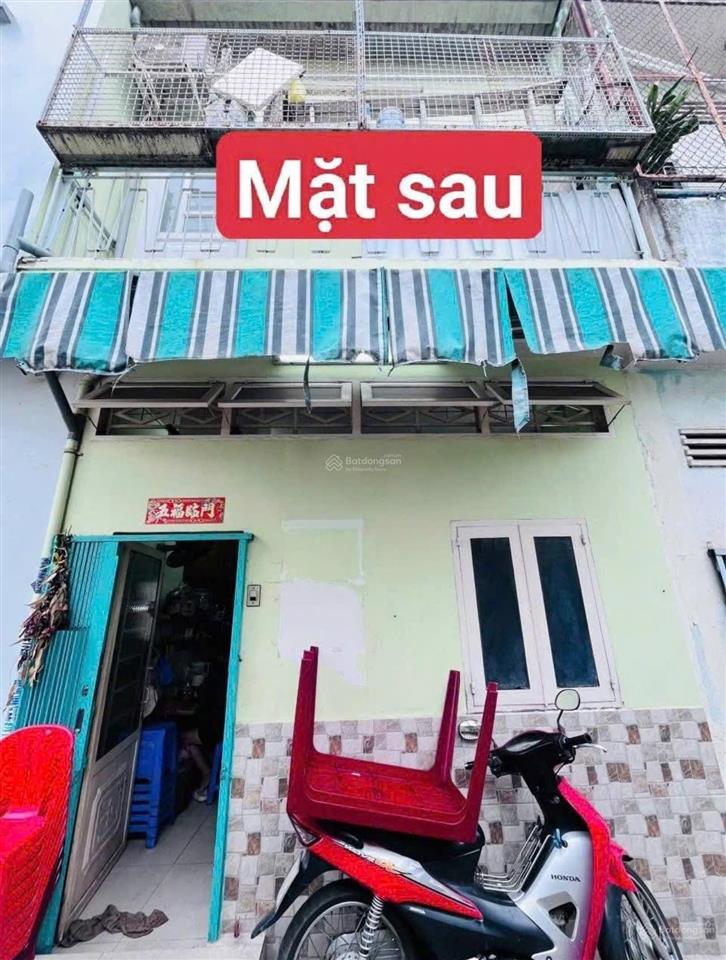 Bán nhà cũ 2 mặt tiền kinh doanh đường đoàn nguyên tuấn gần với tân liễu cách chợ hưng long 5p