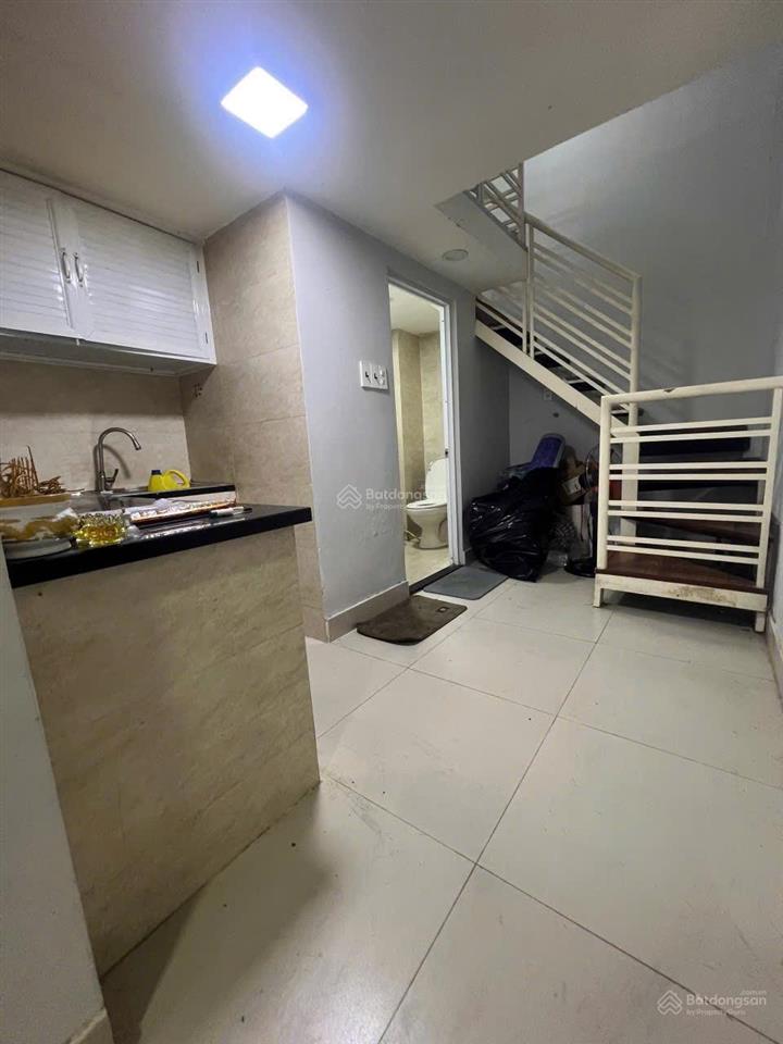 Đứng hình vài giây khi nghe chủ báo giá. gần chợ phú lạc cách nguyễn văn linh 10p đi xe