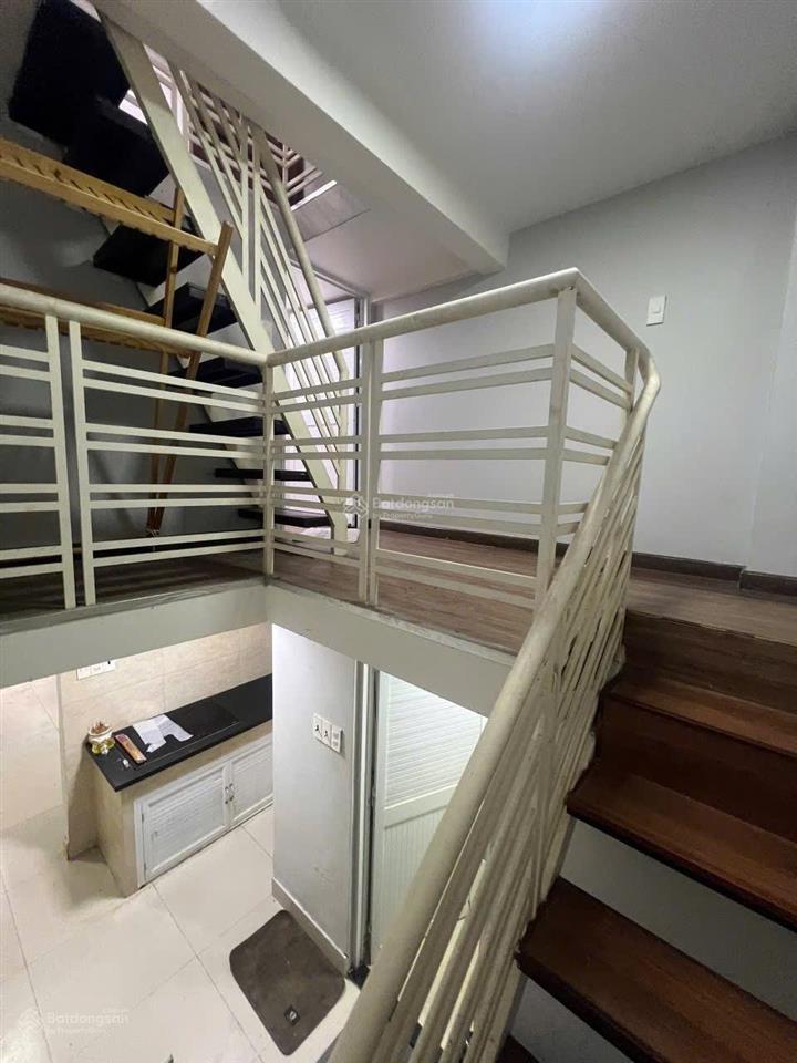 Đứng hình vài giây khi nghe chủ báo giá. gần chợ phú lạc cách nguyễn văn linh 10p đi xe