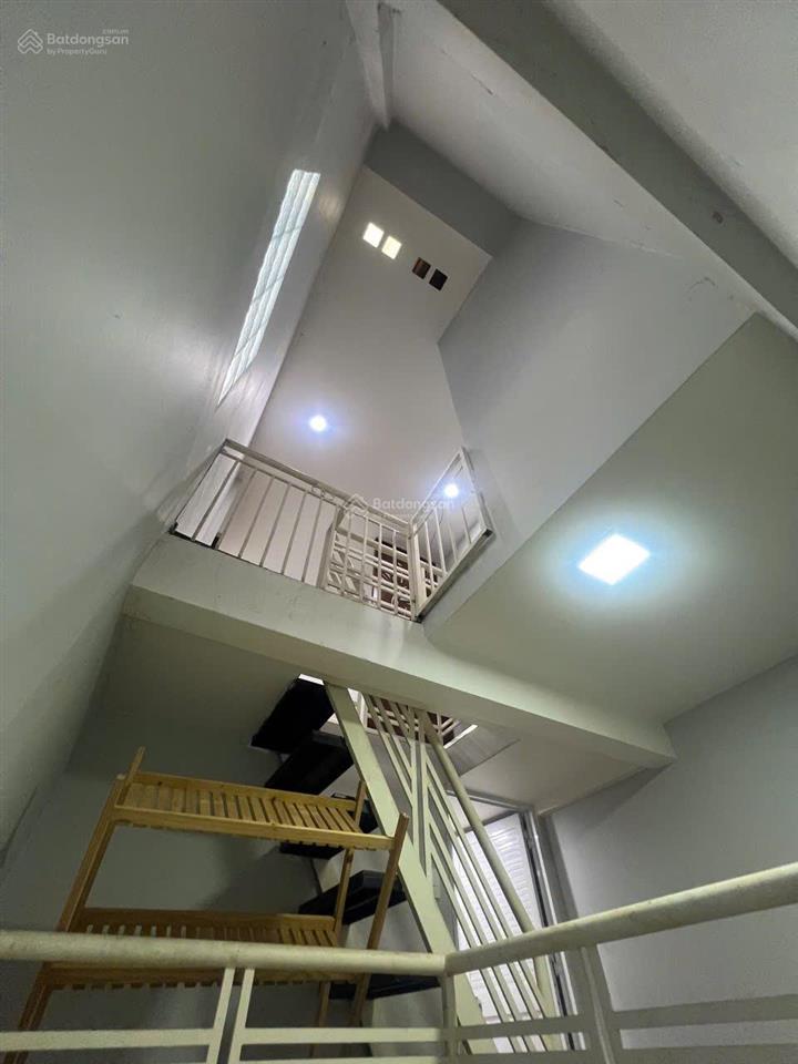 Đứng hình vài giây khi nghe chủ báo giá. gần chợ phú lạc cách nguyễn văn linh 10p đi xe