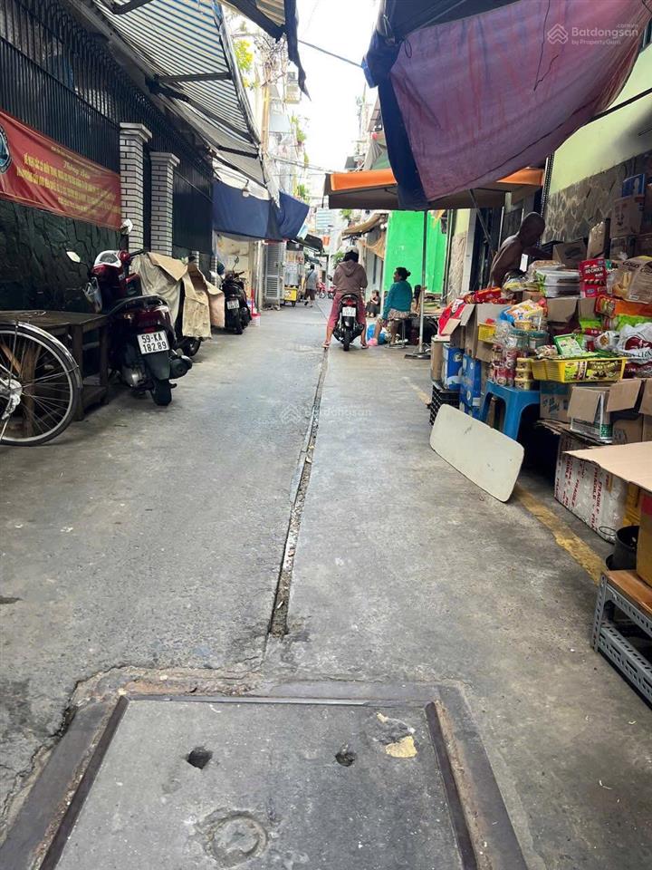 Đứng hình vài giây khi nghe chủ báo giá. gần chợ phú lạc cách nguyễn văn linh 10p đi xe