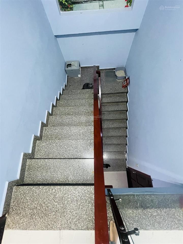 Chính tay chủ xây và cũng chính tay chủ kí bán căn nhà tâm huyết để đưa gia đình định cư nước ngoai