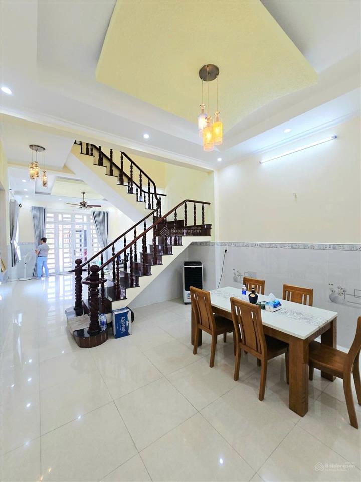 Đại hạ giá oto ngủ trong nhà hẻm 1/, cách 1 căn là tới địa chỉ  giá 1 tỷ 850