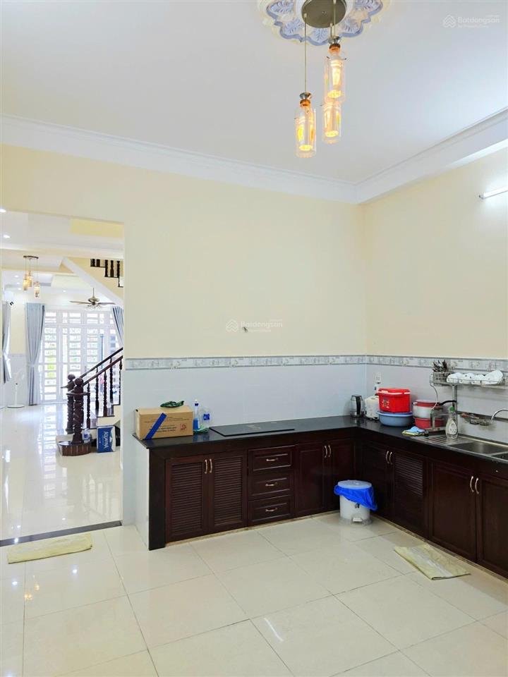 Đại hạ giá oto ngủ trong nhà hẻm 1/, cách 1 căn là tới địa chỉ  giá 1 tỷ 850
