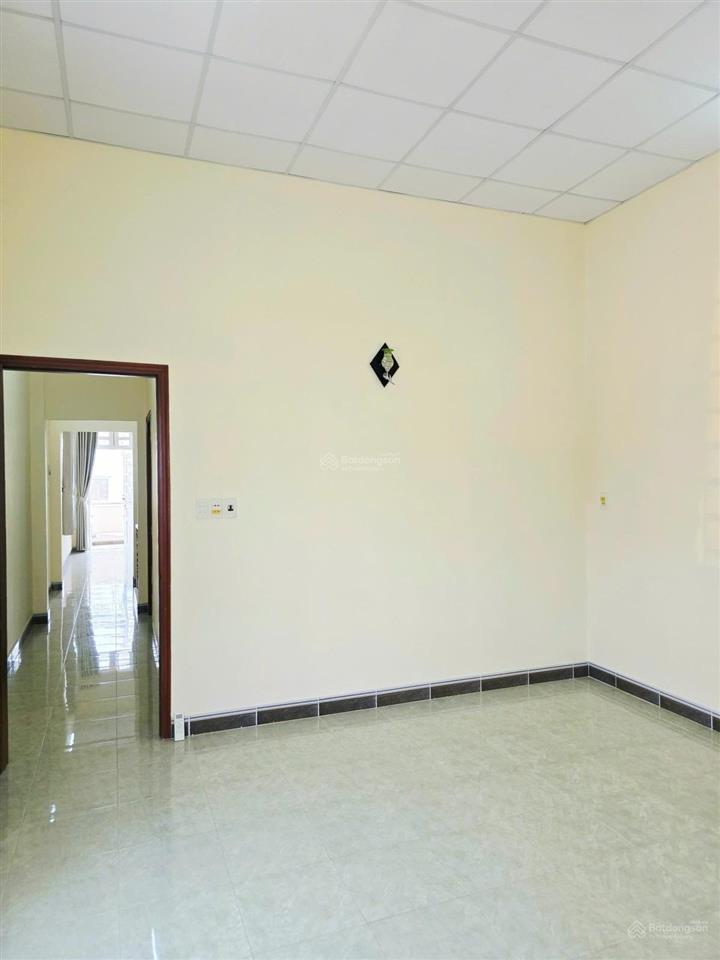 Đại hạ giá oto ngủ trong nhà hẻm 1/, cách 1 căn là tới địa chỉ  giá 1 tỷ 850