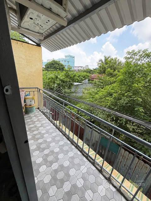 Cứ nghĩ cầm 1 tỷ nghĩ không mua được nhà bình chánh. ai dè căn này chủ kêu bán gấp có 950 triệu