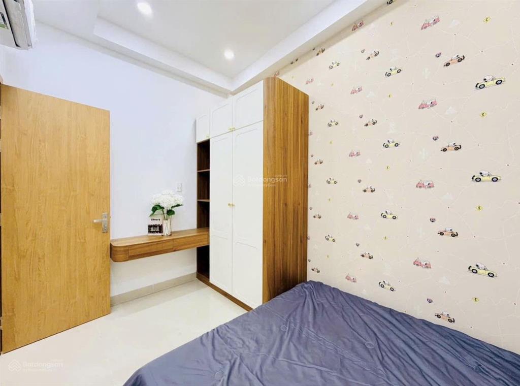 Nhà đẹp như thế này mà không chịu vào ở còn phải đi ở nhà thuê, em cũng chịu! hẻm ô tô 4m gần chợ