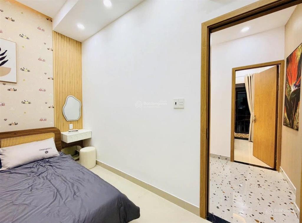 Nhà đẹp như thế này mà không chịu vào ở còn phải đi ở nhà thuê, em cũng chịu! hẻm ô tô 4m gần chợ