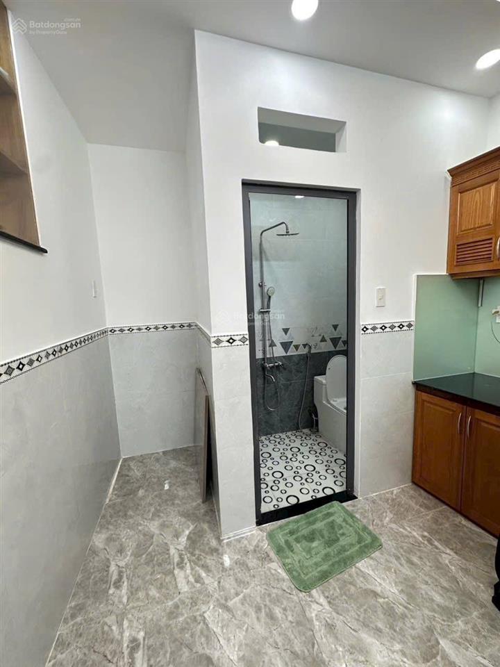 Nhà bán xây mới 100% cách 1 căn ra tới đường nhựa xe hơi 4m thông chính ra các trục đường lớn như a
