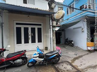 Chính chủ gửi bán nhà góc 2mt cấp 4 mt đoàn văn bơ, q4, thích hợp kinh doanh và ở.  0903 870 ***