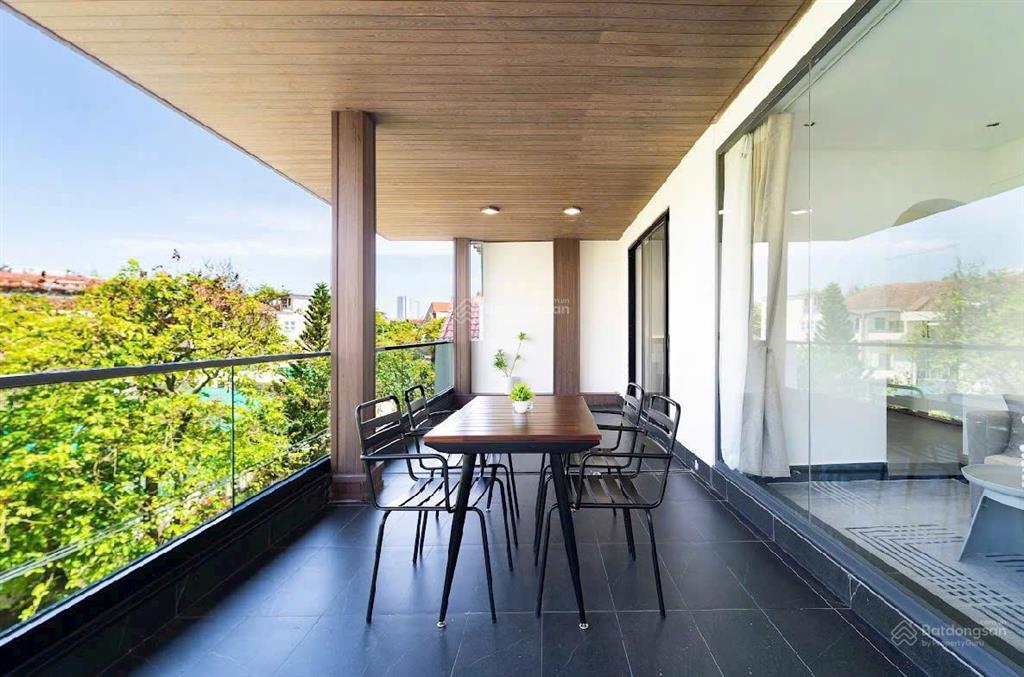 Siêu phẩm biệt thự nhà mới đẹp có thang máy dt 10x20 giá 35 tỷ tặng full nội thất 