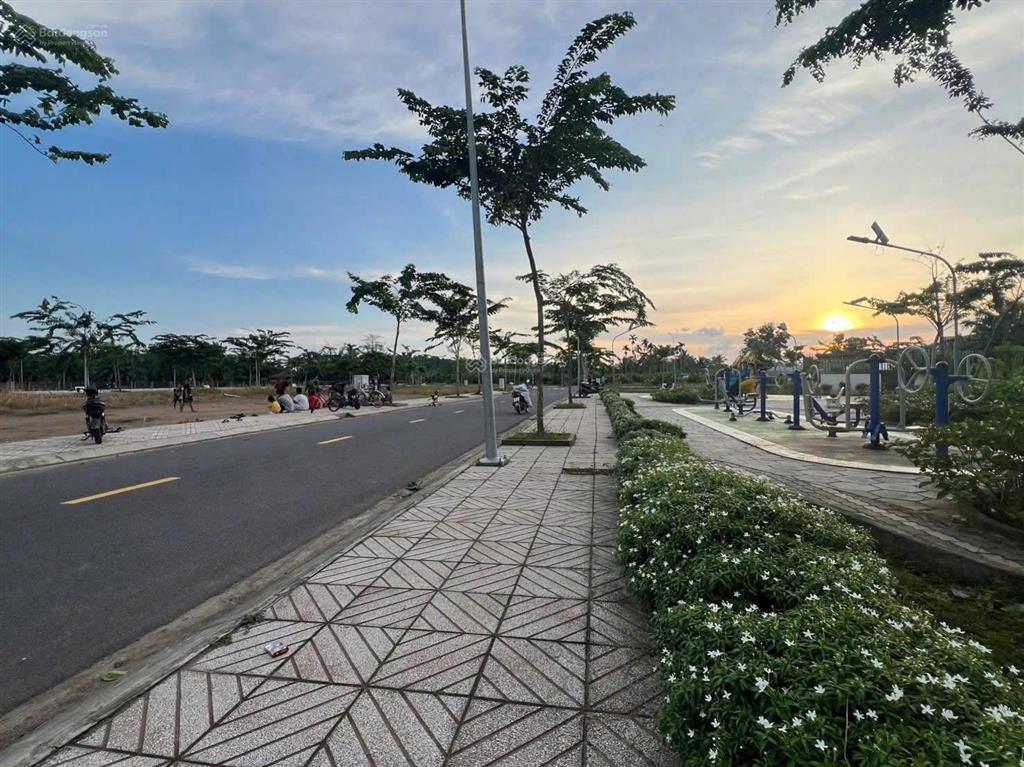 Bán đất nền ngã 7 diện tích 70m² vị trí đẹp, giá tốt