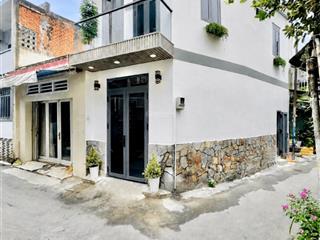 Nhà đẹp 2 tầng khu cityland  emart gần đh cn4, 30m2 chỉ 3,7 tỷ tl