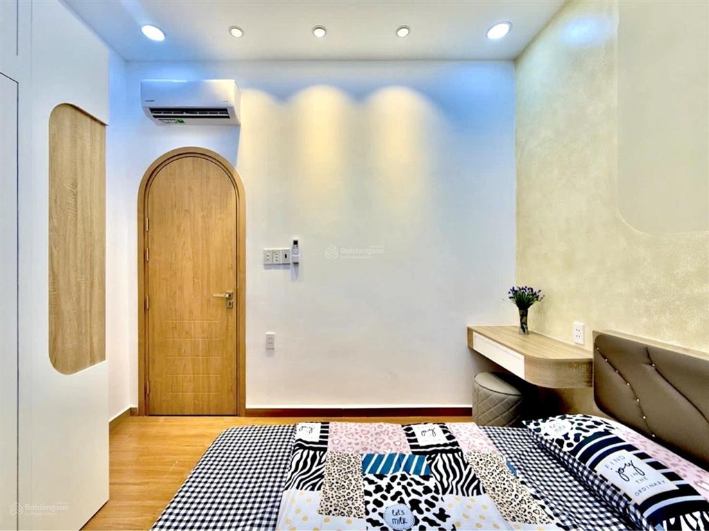 Nhà đẹp 44m2 gần cầu thủ thiêm  landmark 81, 3pn full nội thất đẹp