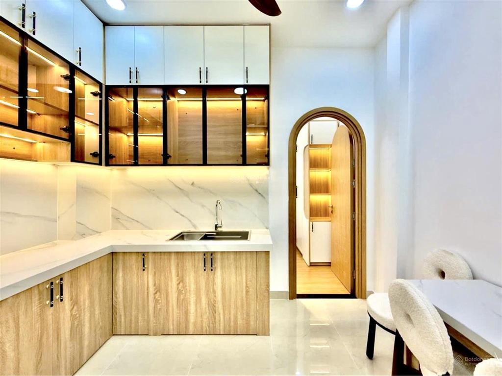 Nhà đẹp 44m2 gần cầu thủ thiêm  landmark 81, 3pn full nội thất đẹp