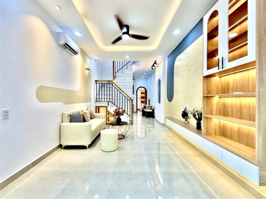 Nhà đẹp 44m2 gần cầu thủ thiêm  landmark 81, 3pn full nội thất đẹp