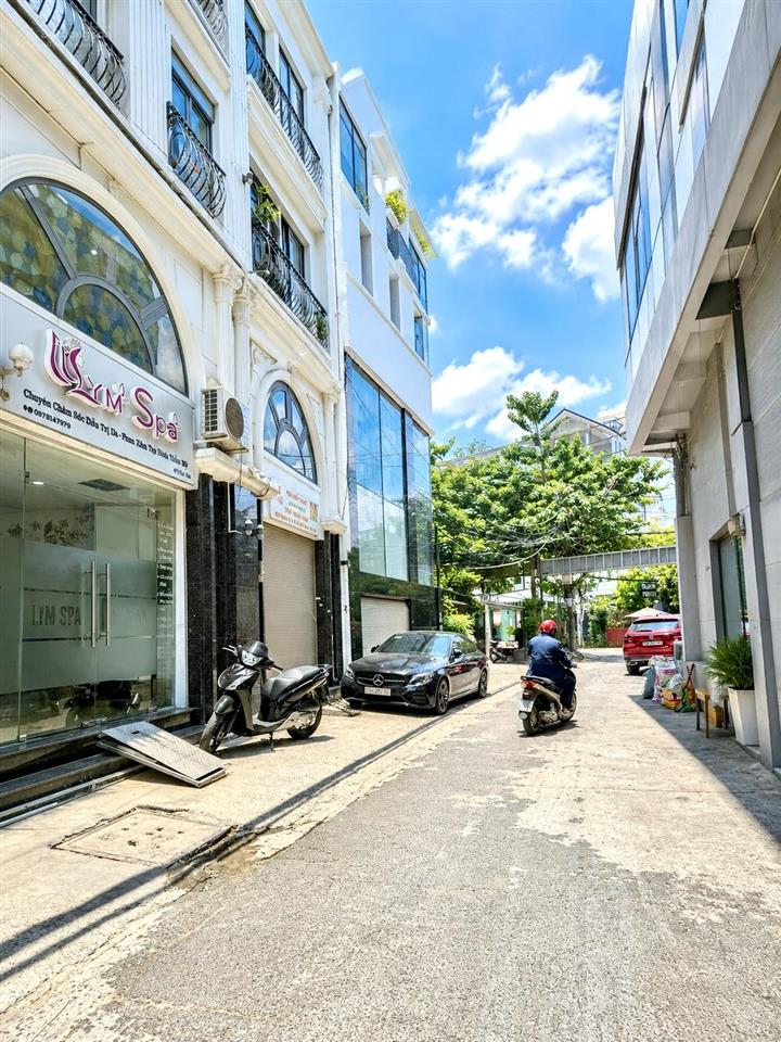 Siêu phẩm 5 tầng hxt vừa ở vừa kd spa, xây mới gần đh hutech