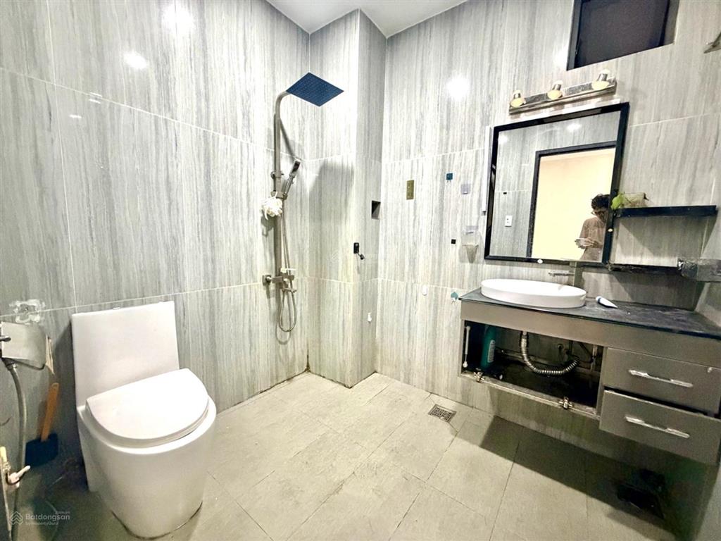 Nhà bình thạnh 4 tầng, hẻm xe hơi ngang 6m sát mặt tiền phan văn trị gần chợ bà chiểu