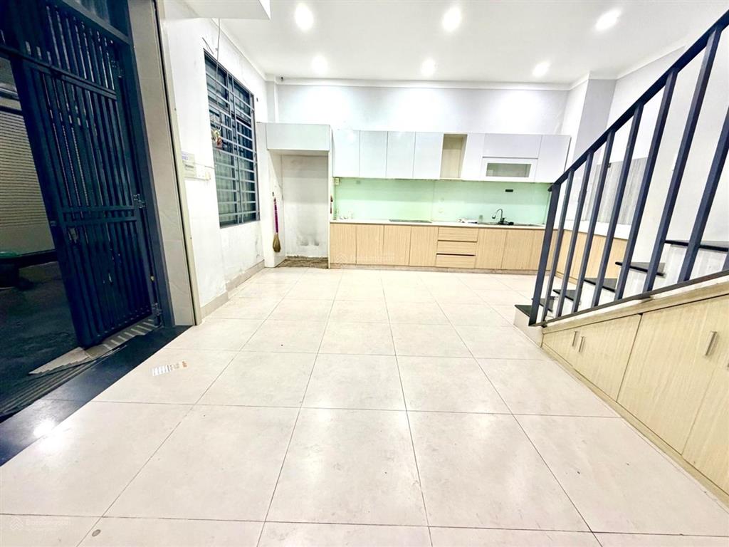 Nhà bình thạnh 4 tầng, hẻm xe hơi ngang 6m sát mặt tiền phan văn trị gần chợ bà chiểu