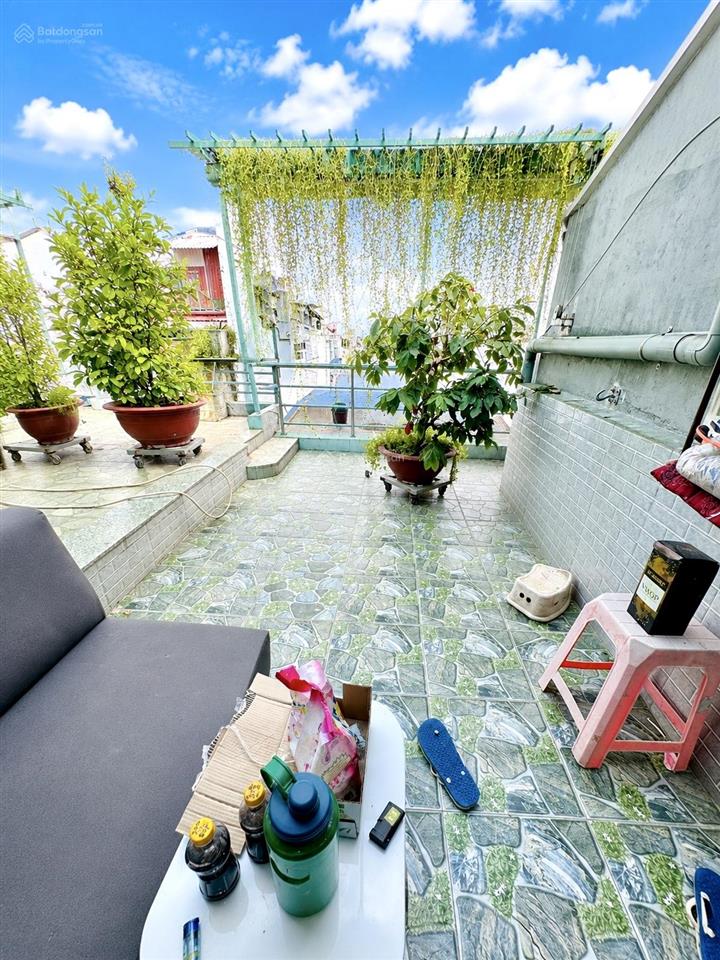 Chỉ 4,5 tỷ có nhà 3 tầng 40m2 bình thạnh sát hẻm xe tải sau bv gia định  chợ bà chiểu