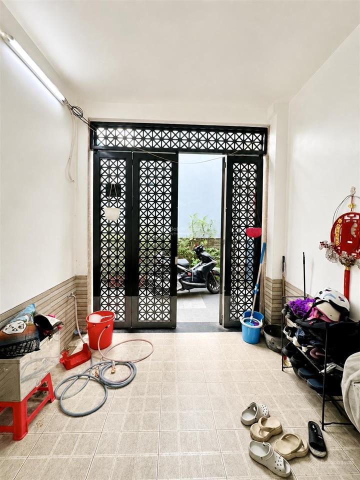 Chỉ 4,5 tỷ có nhà 3 tầng 40m2 bình thạnh sát hẻm xe tải sau bv gia định  chợ bà chiểu