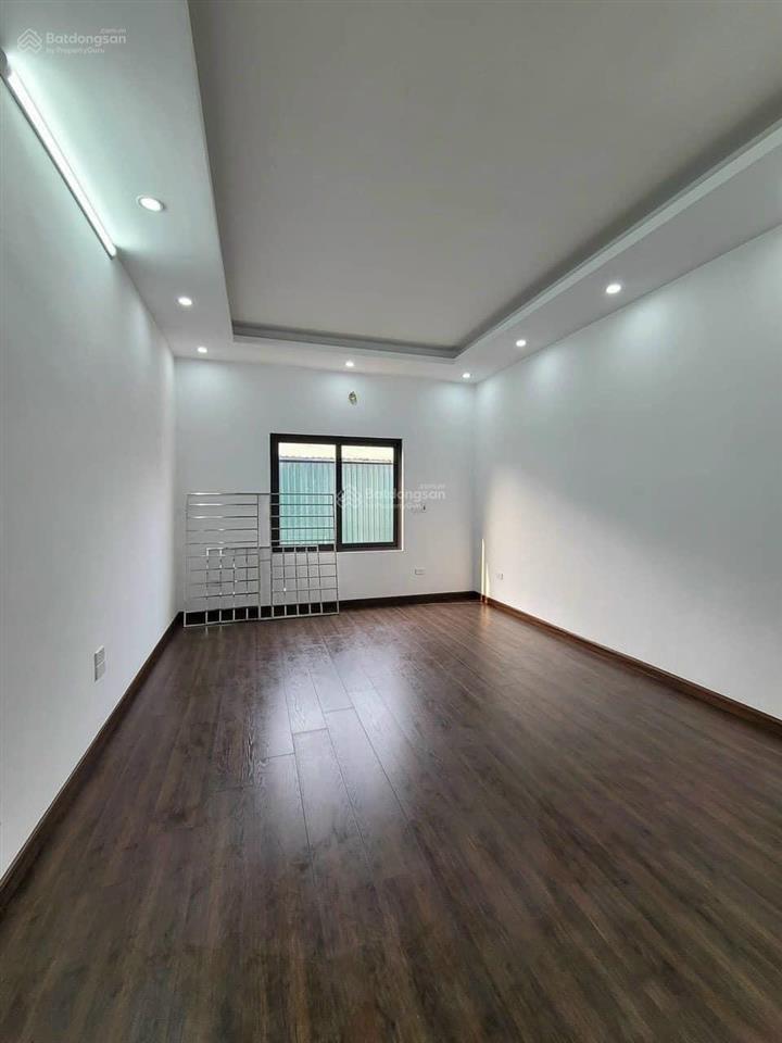 Nhà 4 tầng ô tô qua nhà, ngõ thông tứ tung  cho thuê tốtvị trí siêu đẹp  giá chỉ hơn 3 tỷ xíu