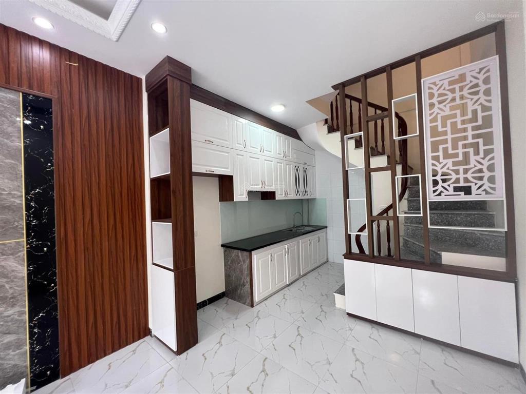 Nhà 4 tầng ô tô qua nhà, ngõ thông tứ tung  cho thuê tốtvị trí siêu đẹp  giá chỉ hơn 3 tỷ xíu