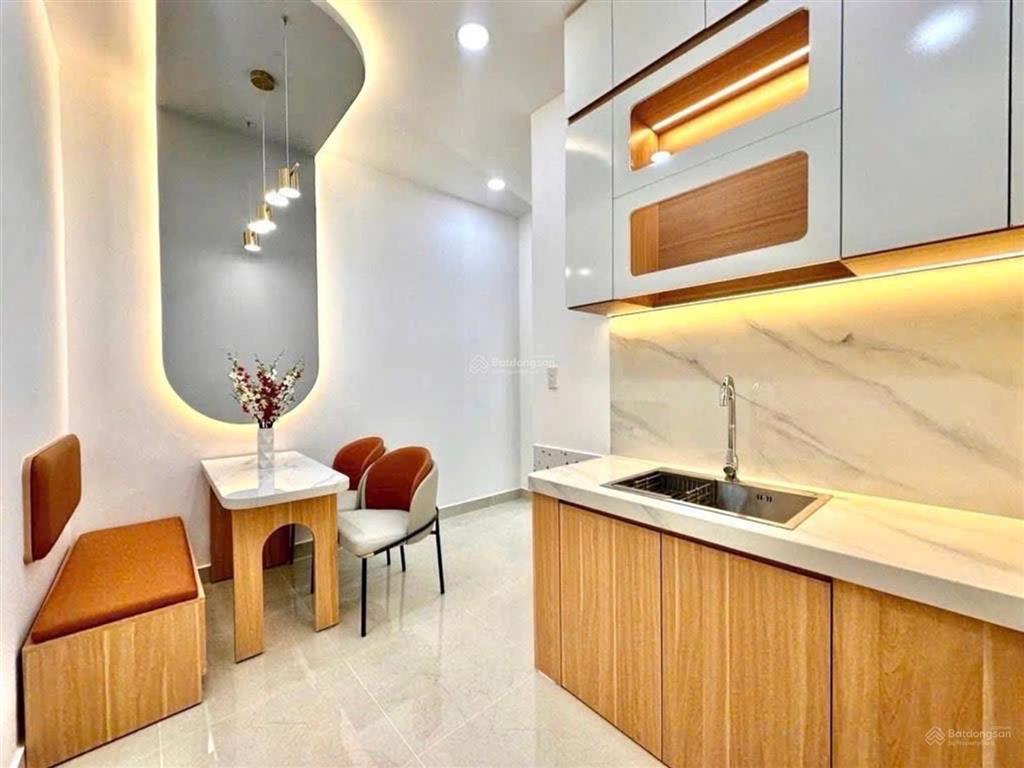 Nhà đẹp 2 mặt hẻm đối diện đh hutech | 4x8m | 2 tầng | 2pn 2wc | full nội thất | 5.5 tỷ