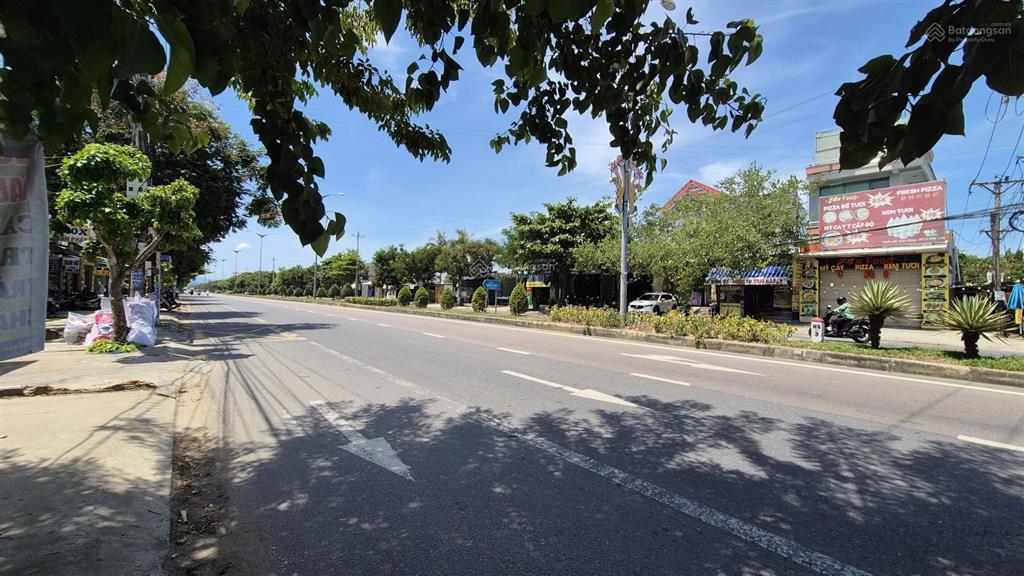 Lô đất vàng mặt tiền trần thủ độ 252,6m2 kinh doanh đỉnh cao giá 6,2 tỷ