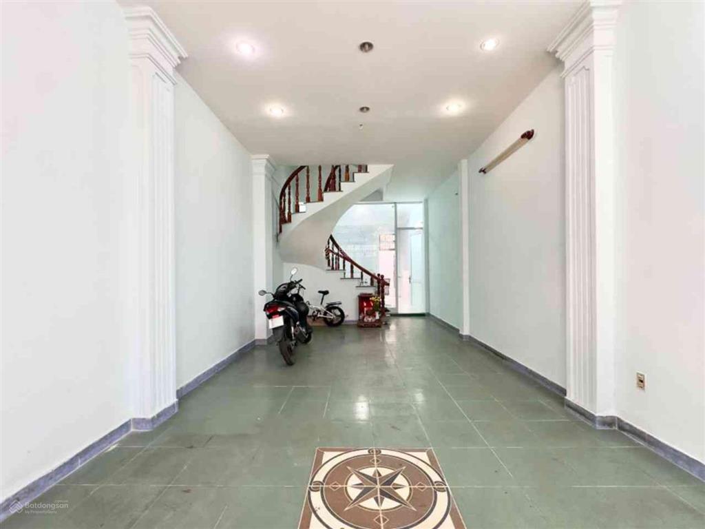 Mặt tiền hiếm đường hoa  khu vàng phan xích long  phú nhuận  dòng tiền 60 triệu/tháng